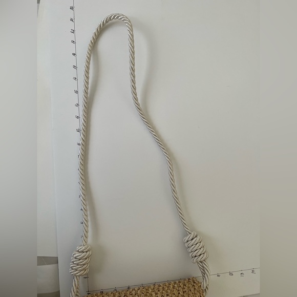 Elegant Summer Iraca Palm Straw Bag -  Boho Chic Stylish Handwoven Shoulder Bag - Picture 7 of 8
